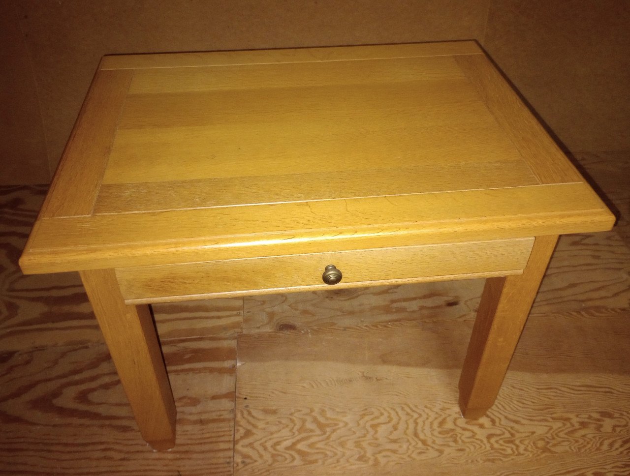 Eiken bijzettafel met lade