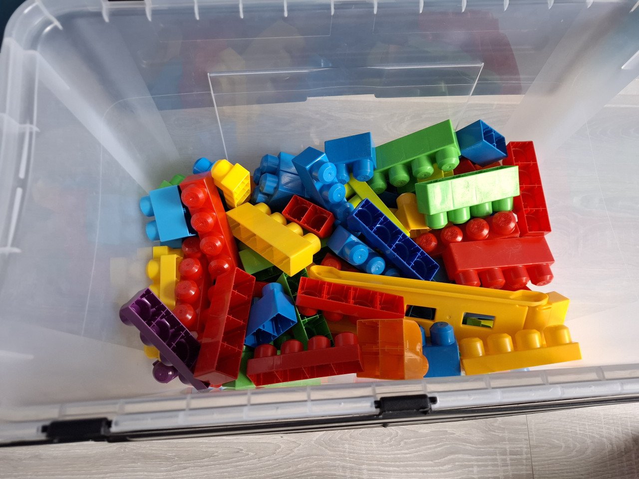 Duplo in kist + bouwtafel