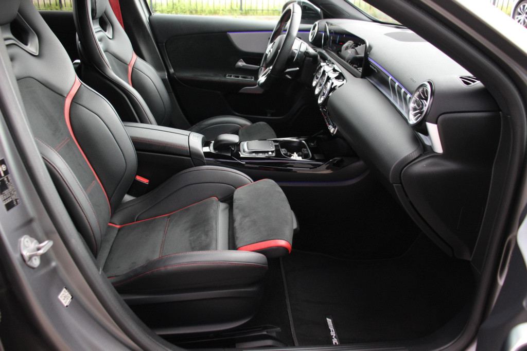 Mercedes-Benz A-Klasse amg 35 4matic premium plus | schaalstoelen | 360 cam