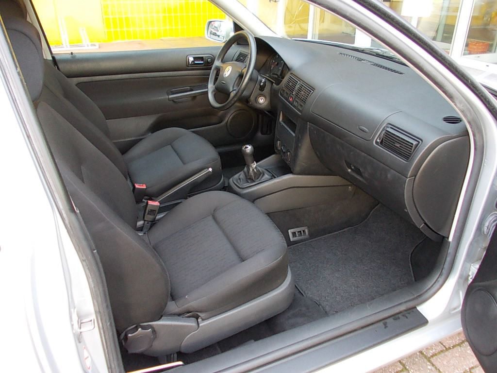 Volkswagen Golf sdi airco (orig. 83000 km.!!!)
