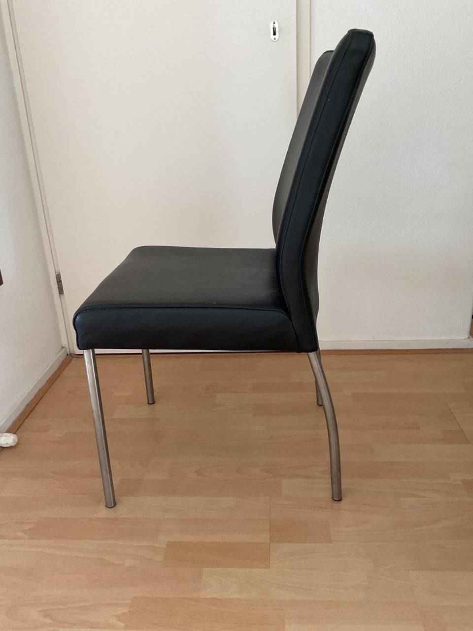 2 eetkamerstoelen