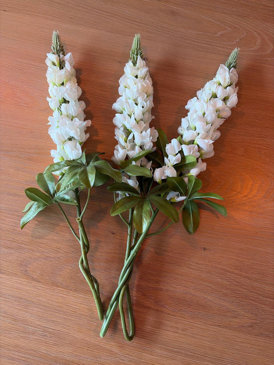 3 Steken witte kunstbloemen