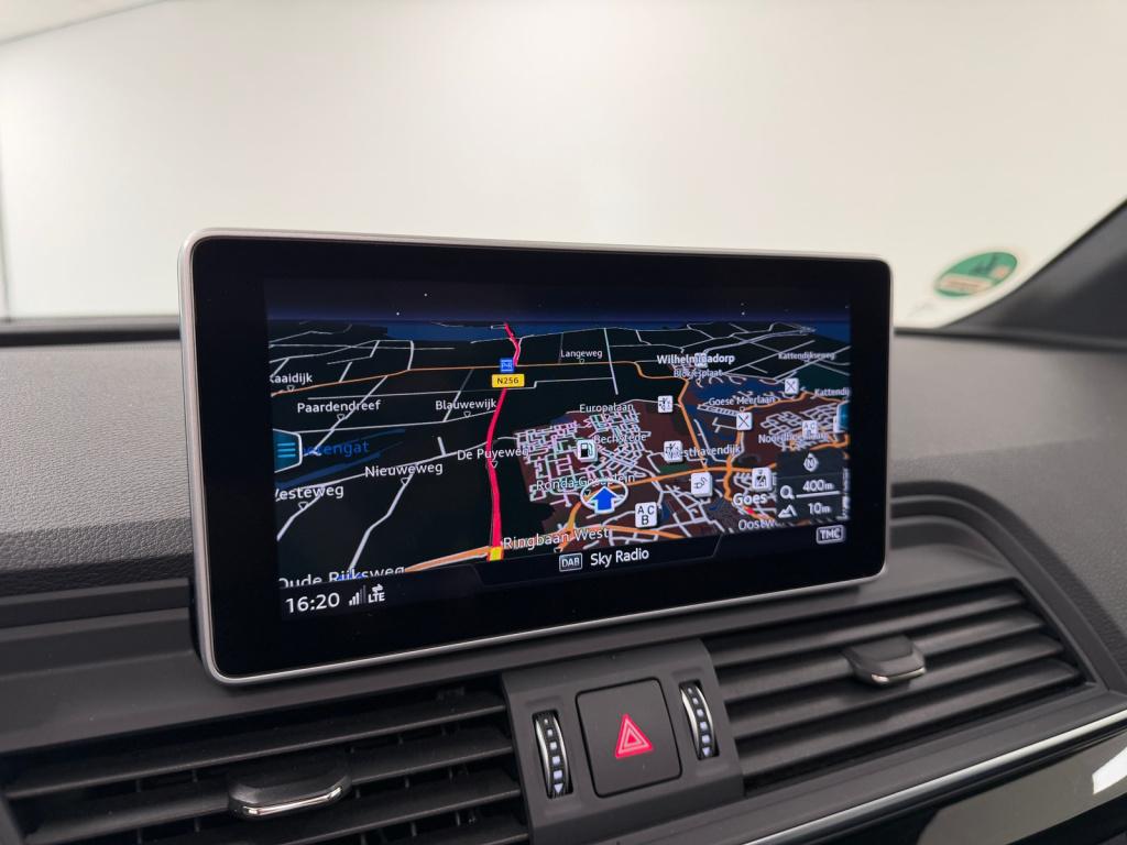 Audi Q5 55 tfsi e quattro competition | quantumgrau | panoramadak | massage