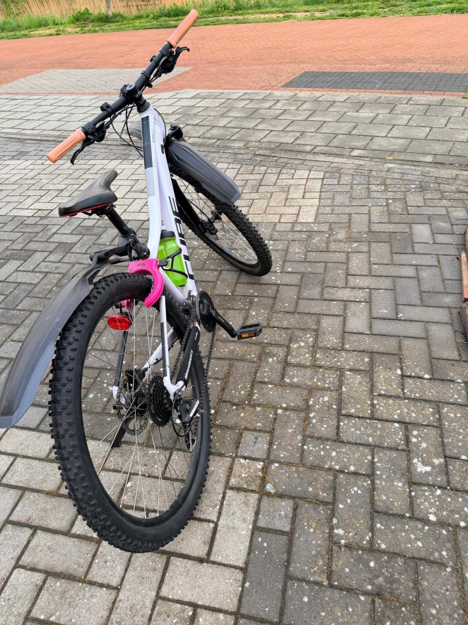 Kinder Cube Acid 240 mountainbike 24 inch