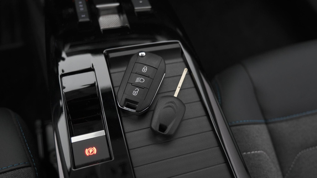 Citroen C4 X puretech 130 eat8 plus | camera | stoelverwarming | apple carp