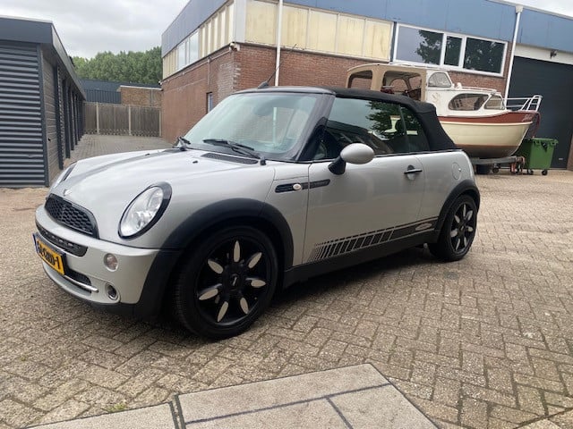Schitterende MINI Cooper sidewalk jwc cabriolet weinig km 4299 euro