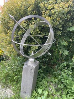 Zonnewijzer XXL op zuil roestvrijstaal 135cm Zeer exclusief - Draaibaar