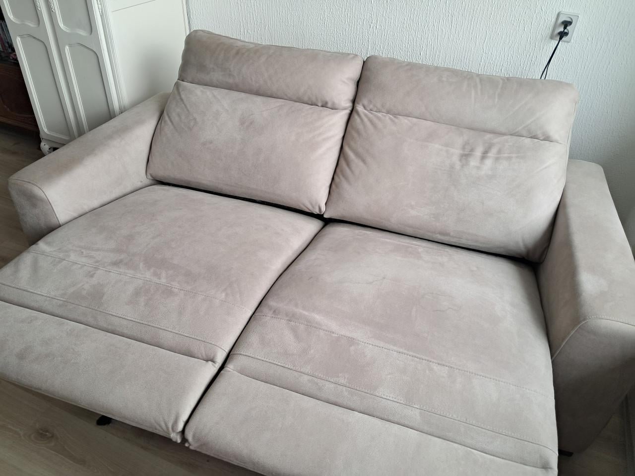 2 zits bank met Relax
