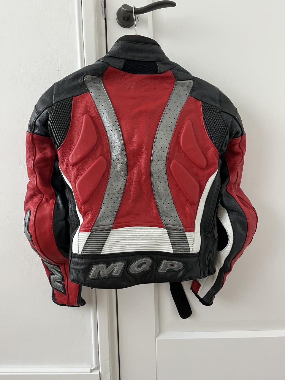 MQP Dames motorpak maat 38 met laarzen en handschoenen