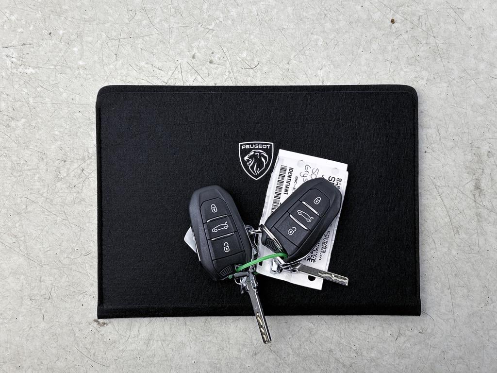 Peugeot 5008 hybrid 145 pk automaat gt | panoramadak | agr stoelen | trekha