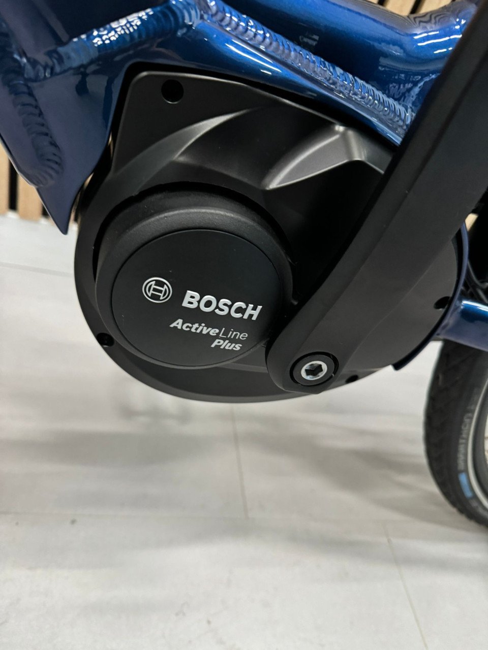 Velo De Ville AEB 400 Bosch Active Plus 500Wh Enviolo 45CM
