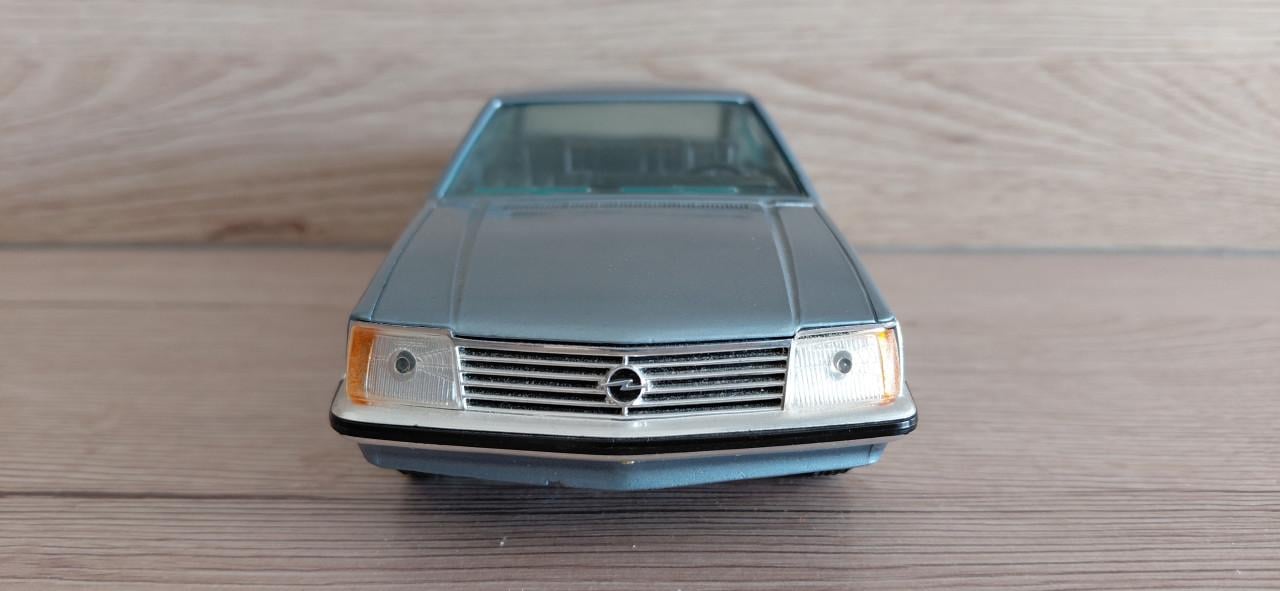 Opel Monza