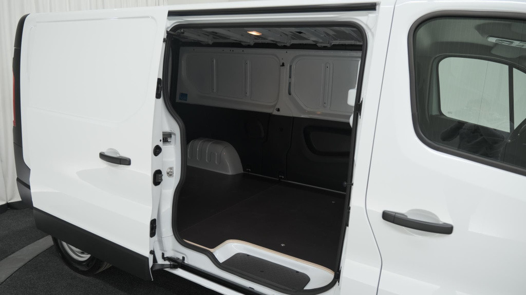 Renault Trafic 2.0 dci 150 t30 l2h1 comfort | parkeersensoren | vloerplaat 