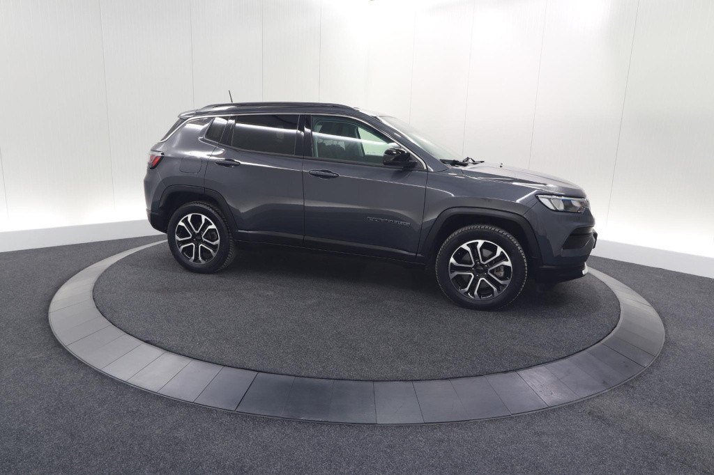 Jeep Compass 4xe 190 plug-in hybrid electric night eagle | camera | apple c