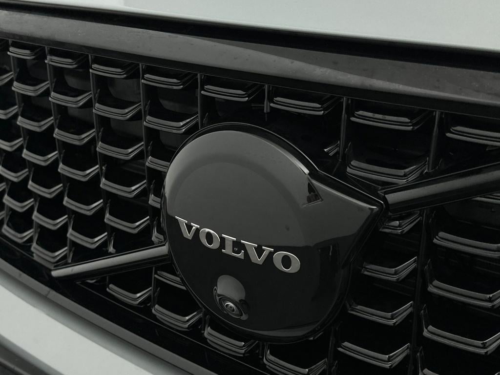 Volvo XC40 2.0 b4 plus black ed