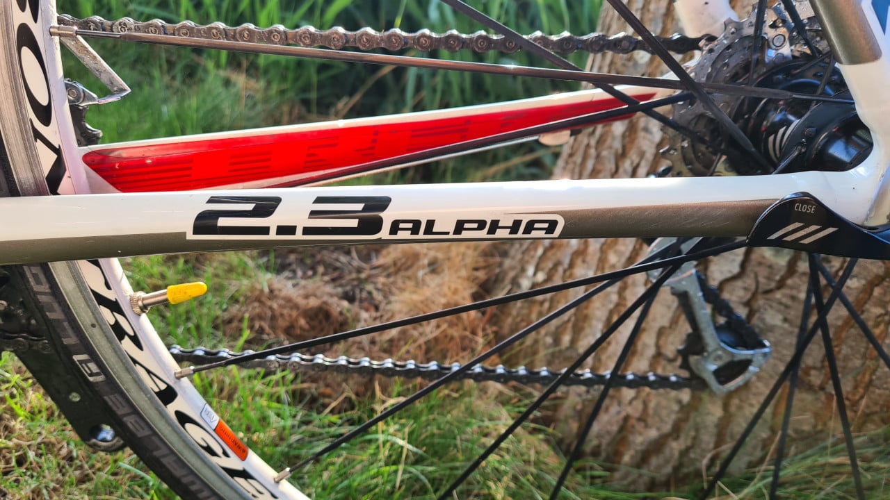Trek 2.3 racefiets wit met rode details