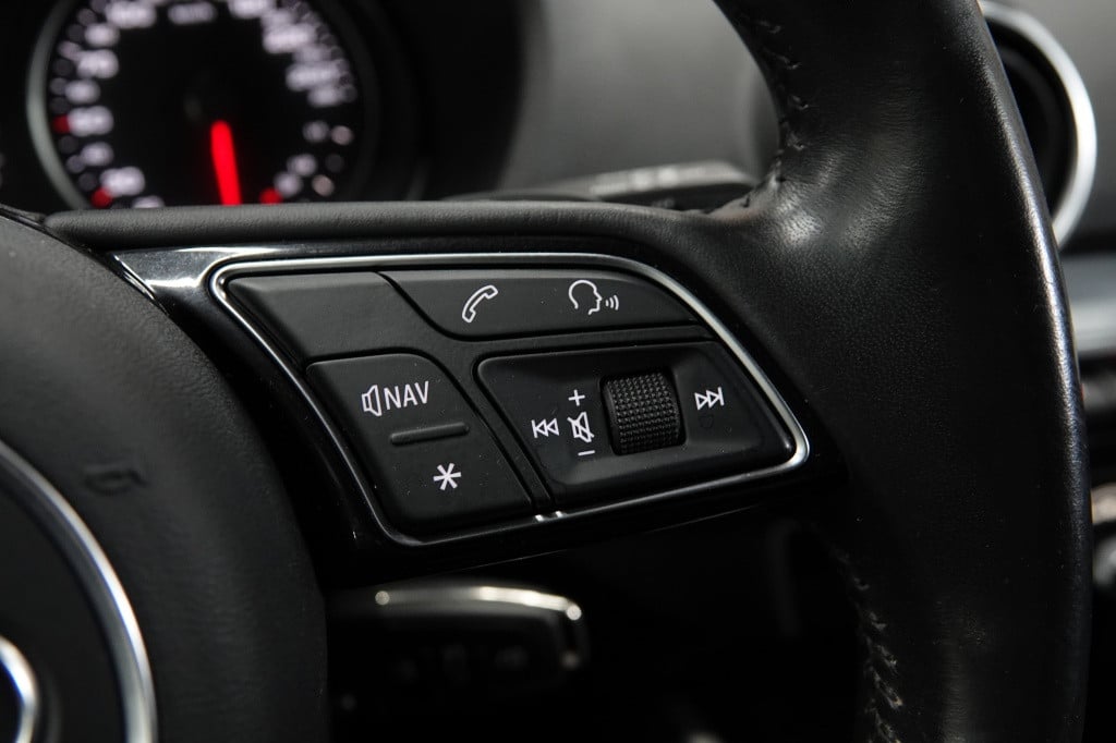Audi Q2 30 tfsi sport | acc | led | pdc | parkassist |
