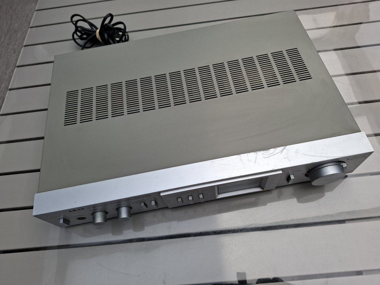 Akai AM-U01 eindversterker .