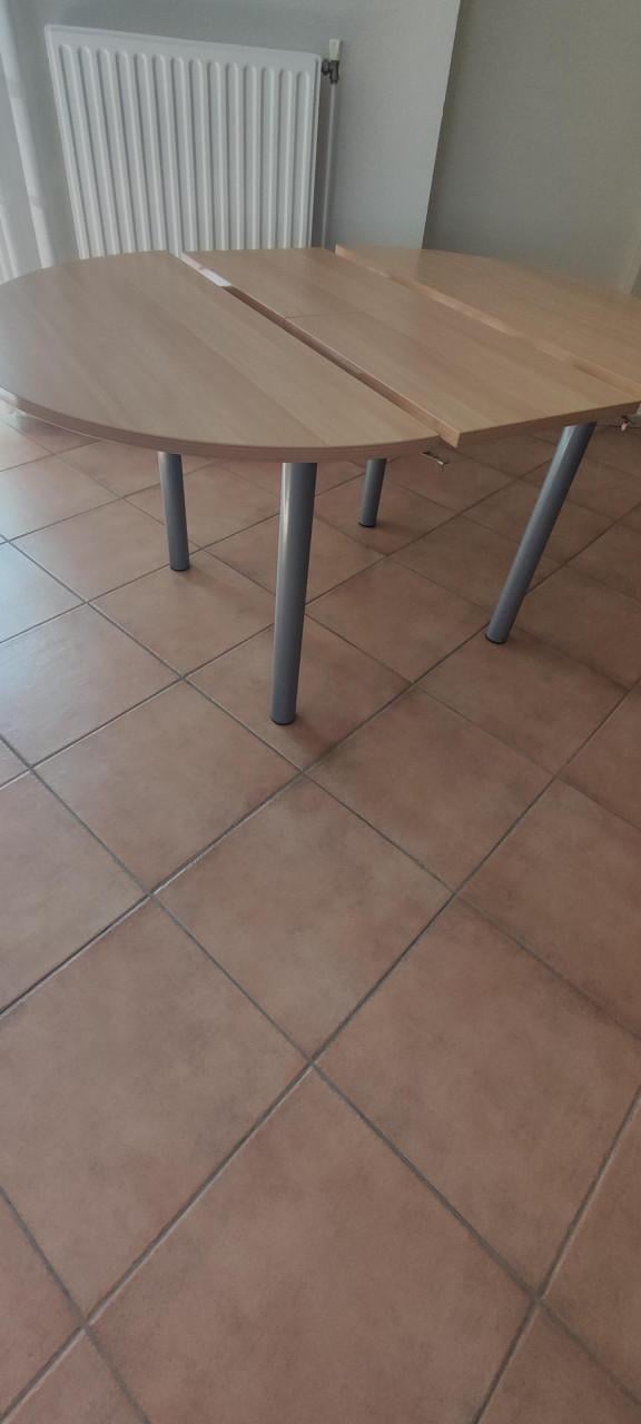 Ronde uitschuifbare eettafel