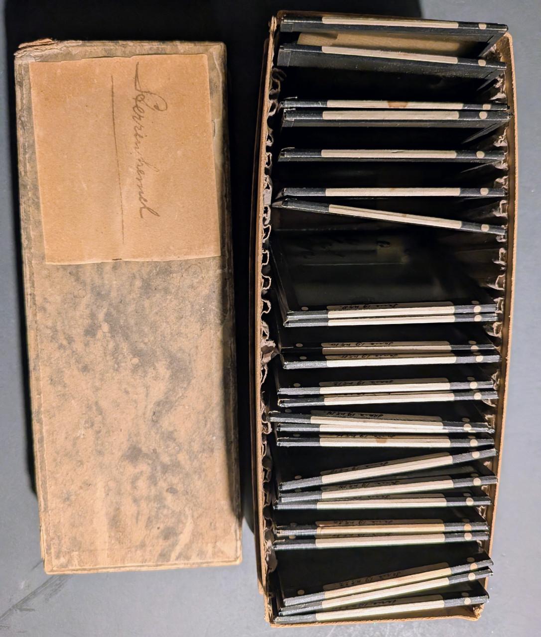 Doos met 25 glasdia's 'Sterrenhemel'