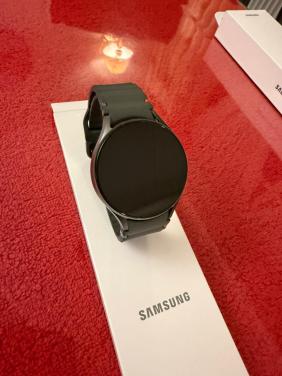 Te Koop Samsung Galaxy Watch7 Groen 44 mm.
