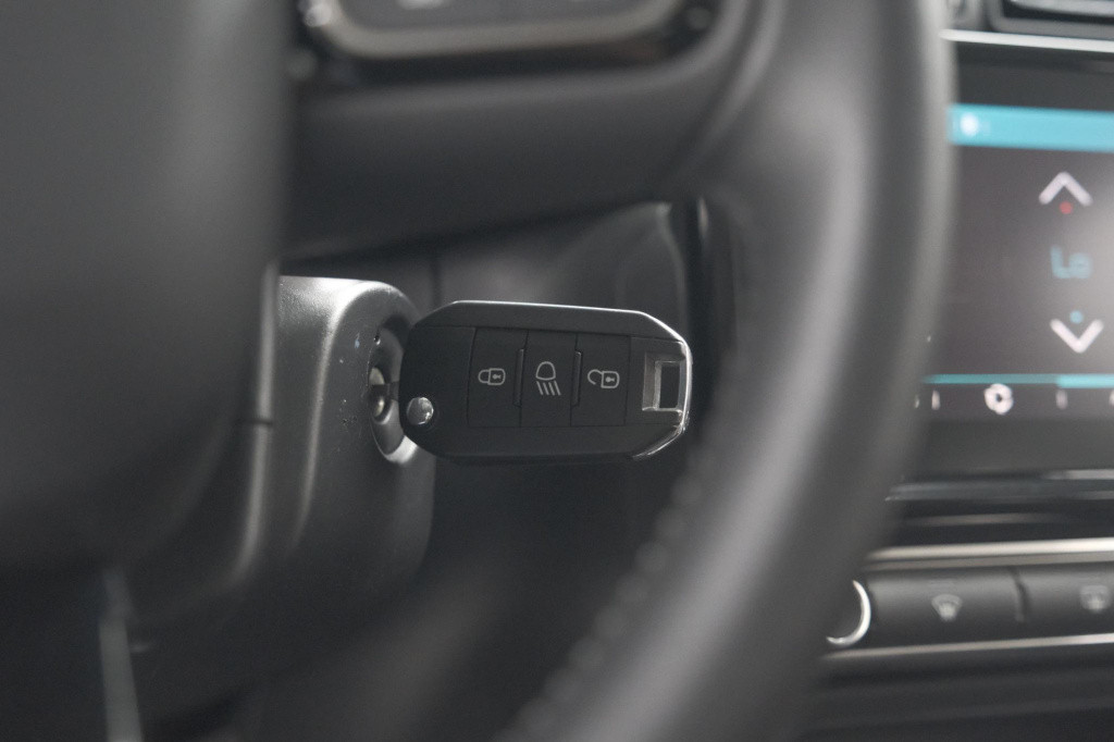 Citroen C3 puretech 110 eat6 shine | apple carplay | parkeersensoren | clim