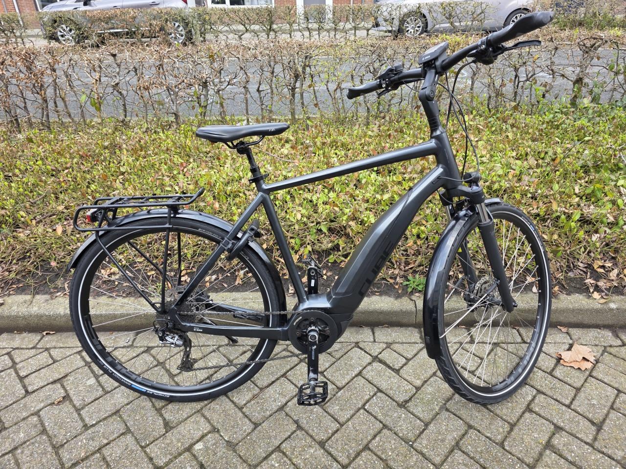 Schitterende Cube elektrische heren fiets met Bosch middenmotor