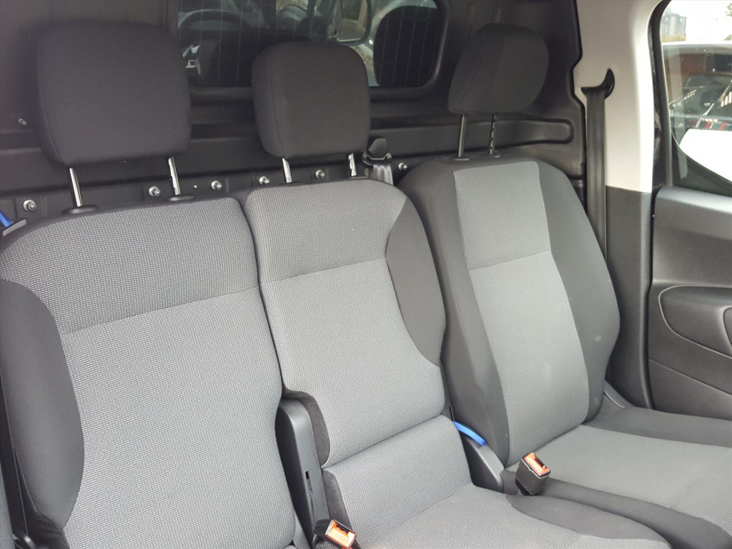 Peugeot Partner premium 1.5 bluehdi-130pk 650kg 3z(vol)automaat (eat8)| nav