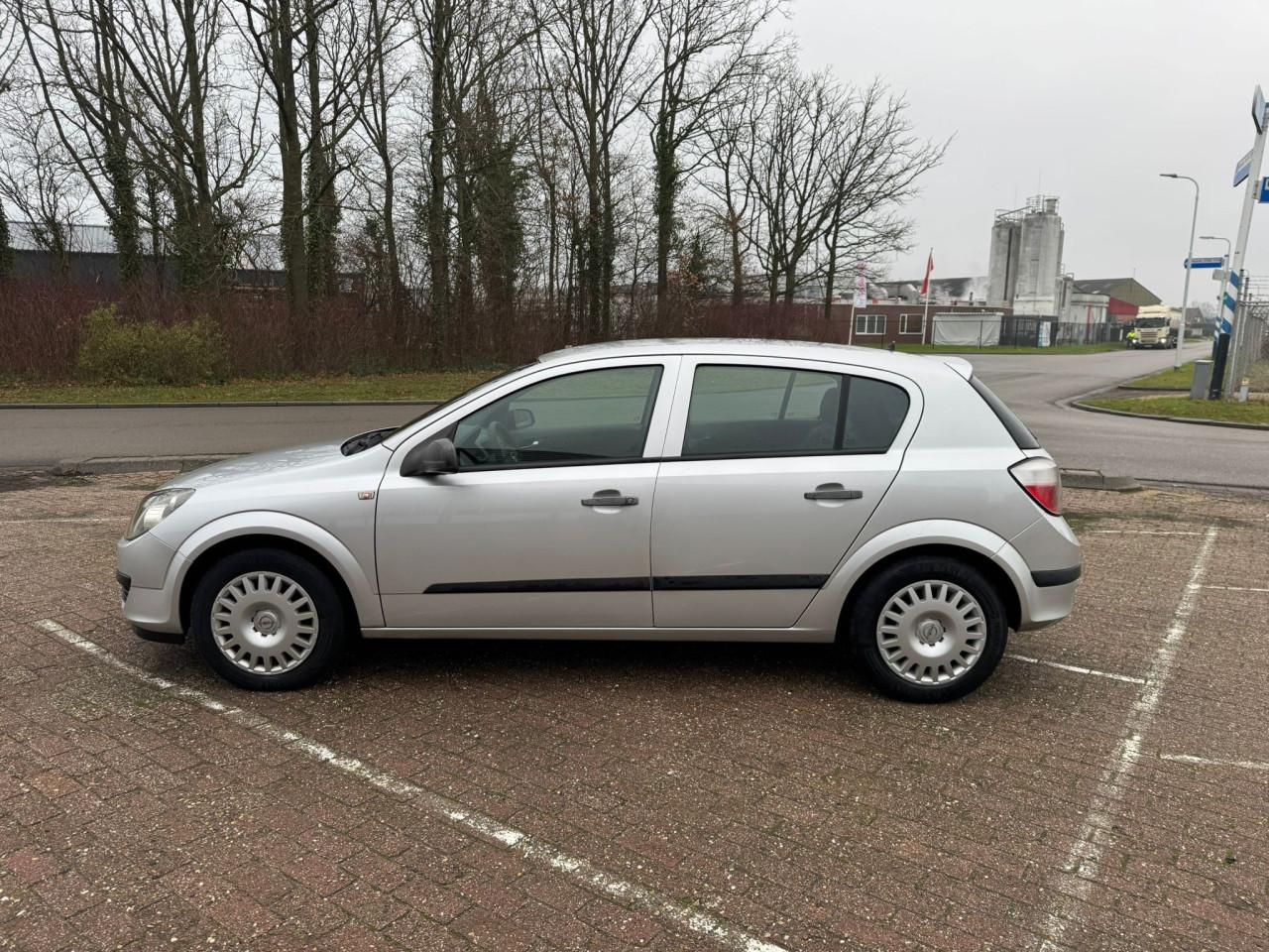 Opel astra bj 2004  1250 euro