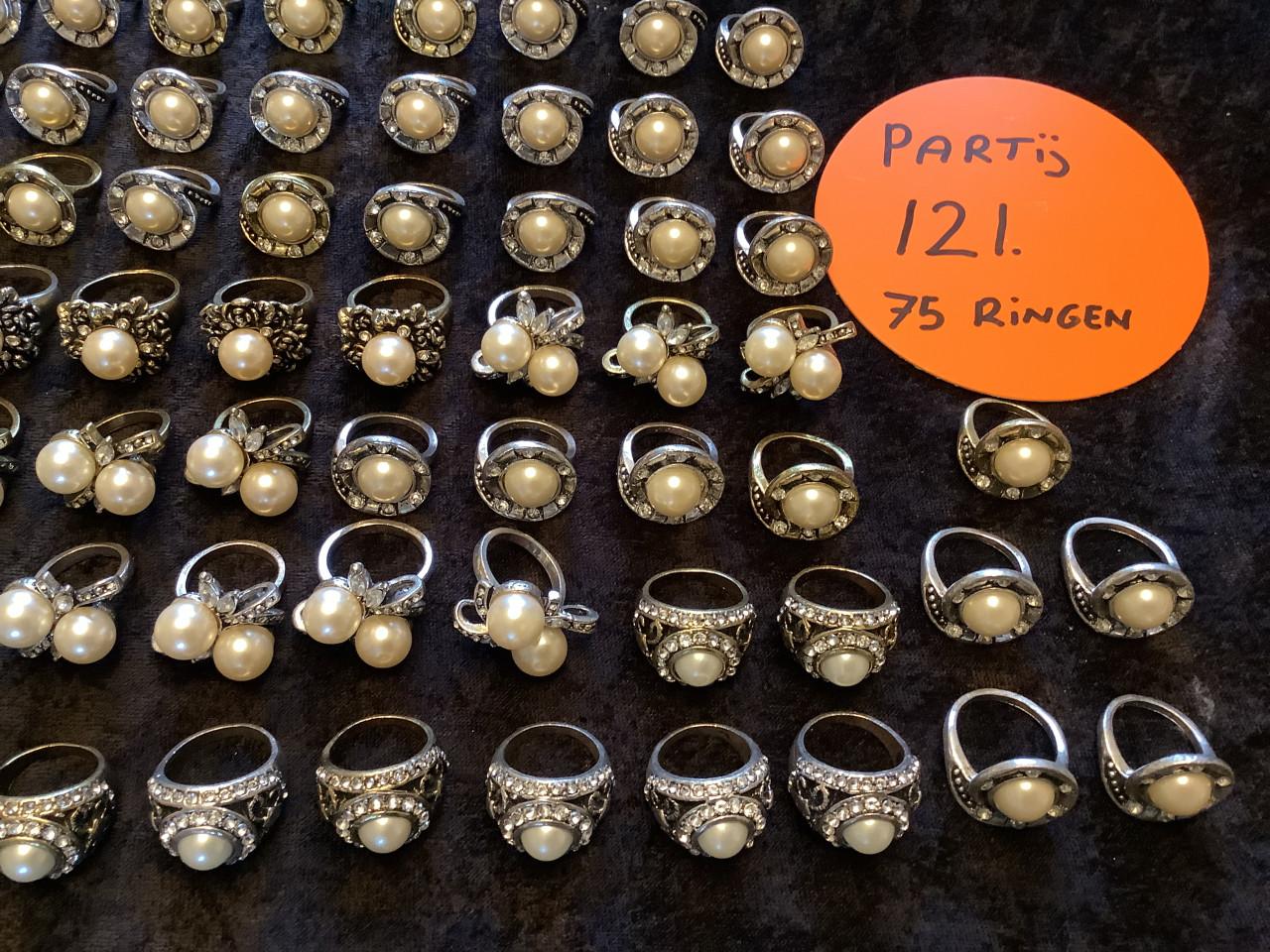 Partij hele mooie ringen ( partij 121) AANBIEDING !!!!!!