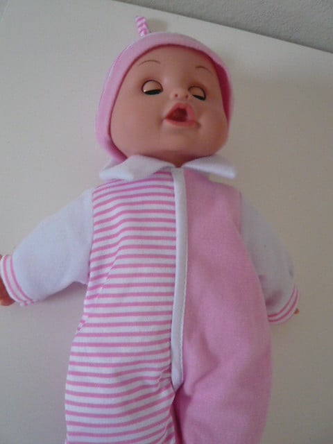 NIEUWE BABYPOP MET ZACHT LIJFJE EN SLAAPOOGJES