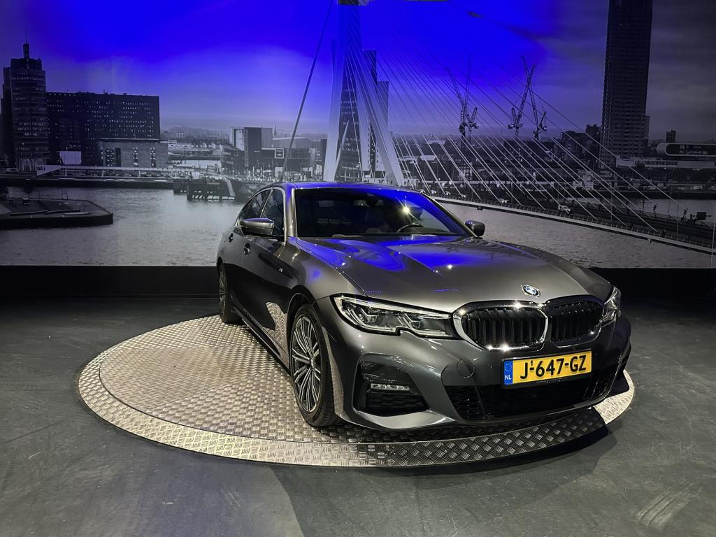 BMW 3-serie 320i high executive *facelift*memory*hud*camera*keyless