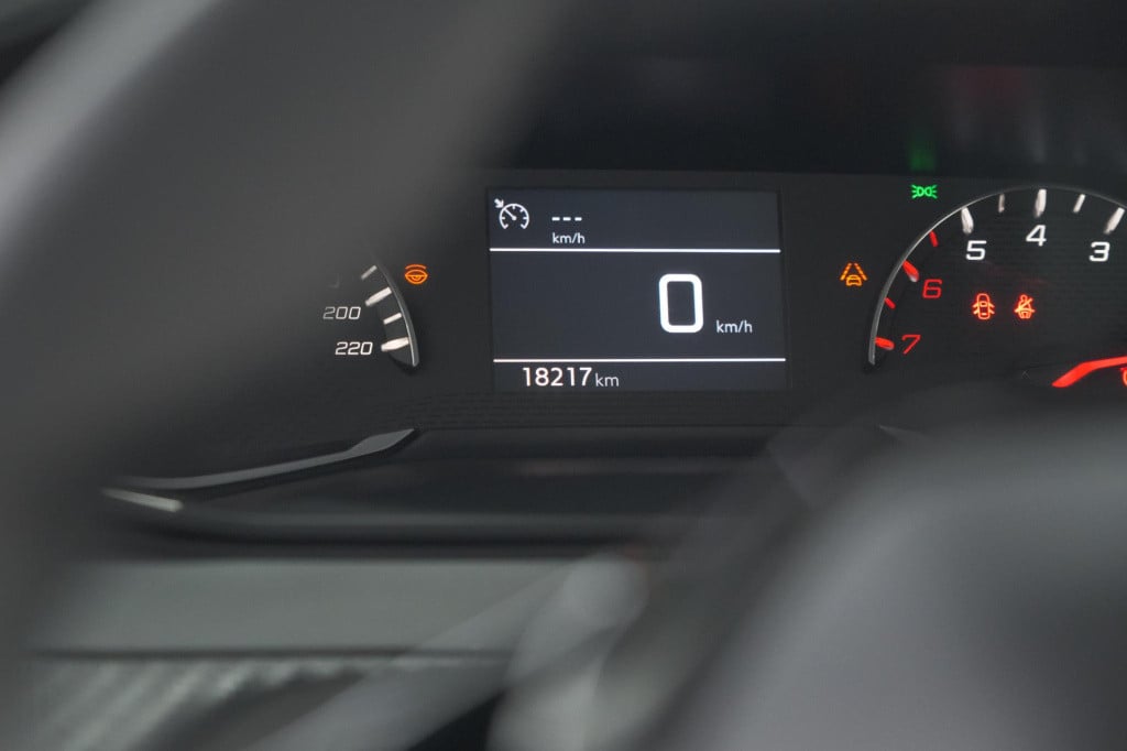 Peugeot 208 puretech 100 active | navigatie | cruise control | apple carpla