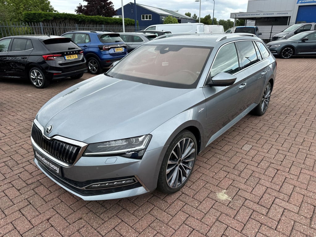 Skoda Superb combi 1.4 tsi iv 218pk laurin & klement | pano dak | trekhaak