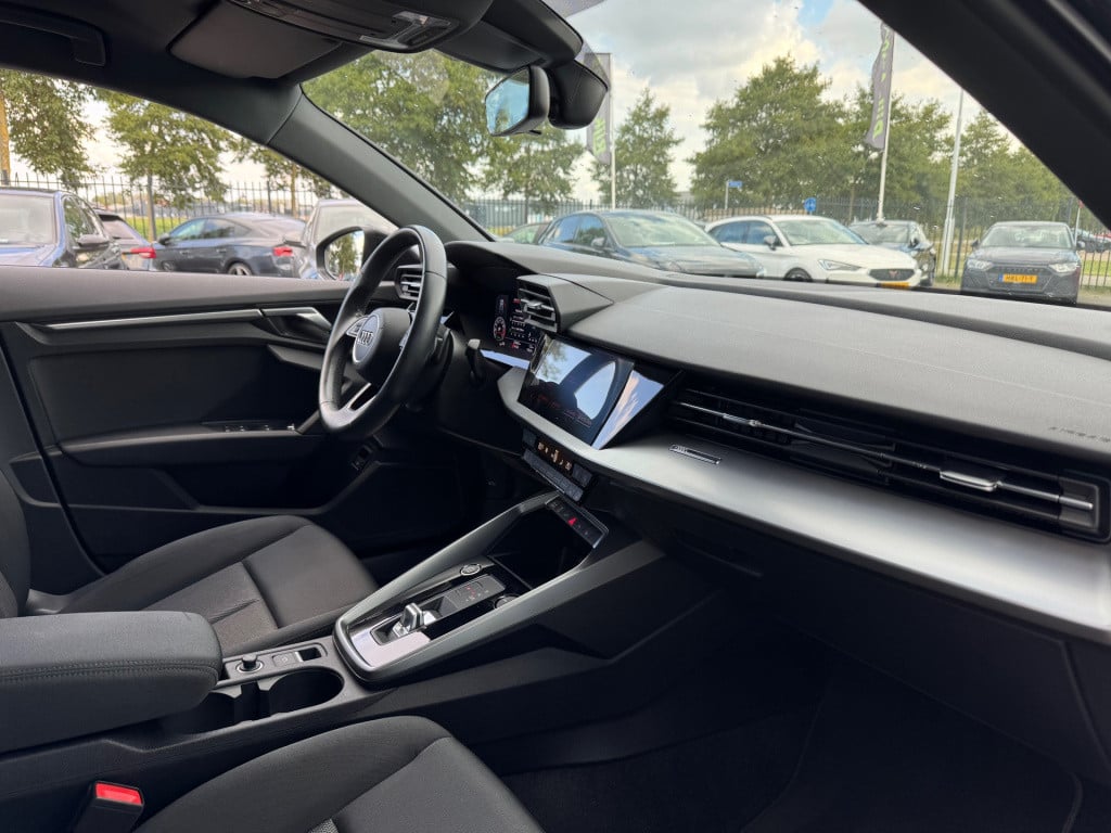 Audi A3 sportback 40 tfsi e edition * stoelverwarming * camera * adaptive c