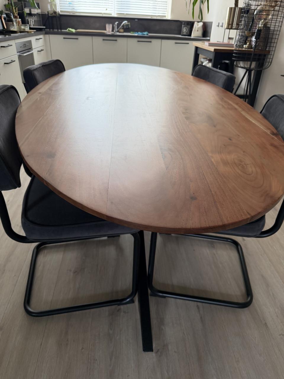 Eettafel 210x100 cm incl. 4 stoelen – Zitmaxx Wonen uit 2023