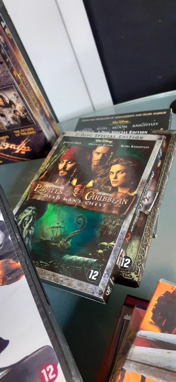 Dvd,s banaanen doos vol