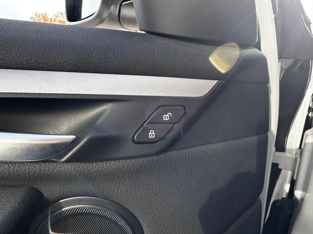 BMW X1 s drive 18i leder | navi | 17" lm