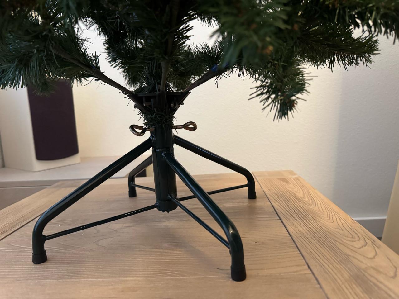 Mooie kunst kerstboom van 125 cm, inclusief standaard
