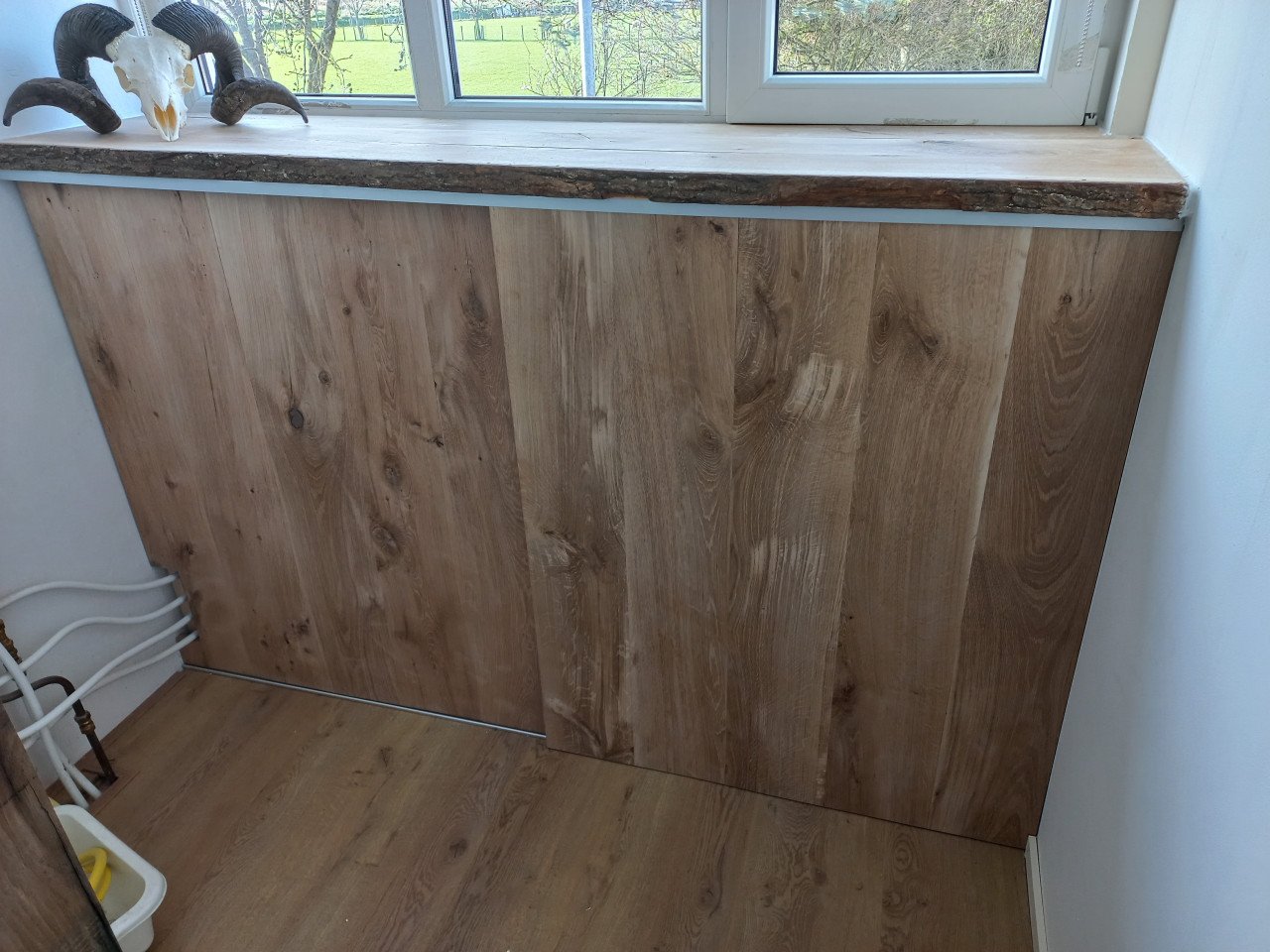Op maat gemaakt tafels, wandplanken, schuifdeuren en mee