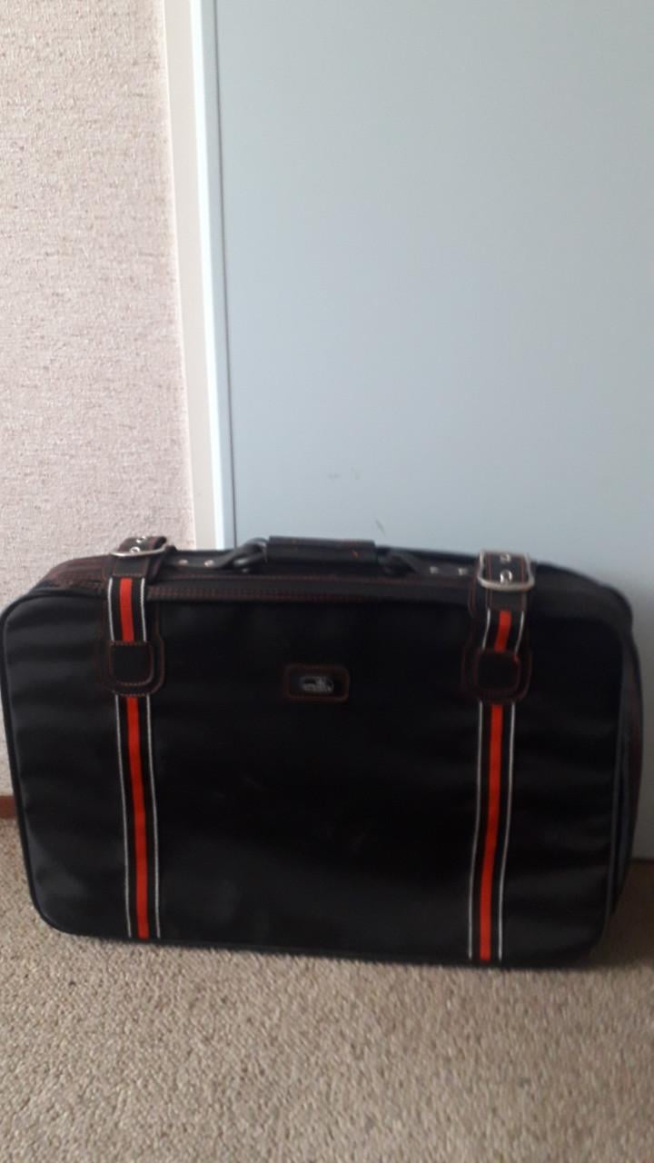 2 koffers en en handkoffer
