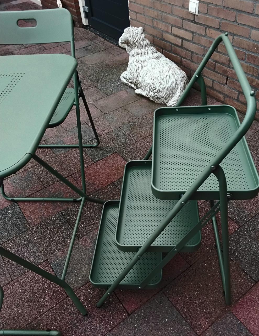 Tuinset nieuw groen nieuw metaal 2 stoelen tafel en bijzettafeltje