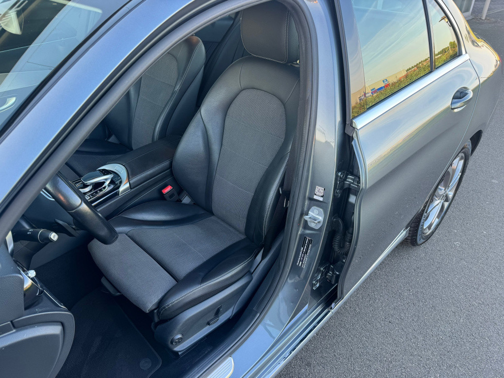 Mercedes-Benz C-Klasse 180 avantgarde automaat . trekhaak . apple-carplay