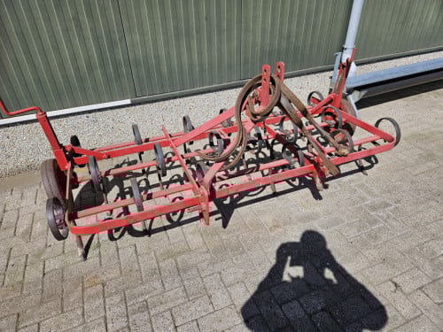 Triltand cultivator