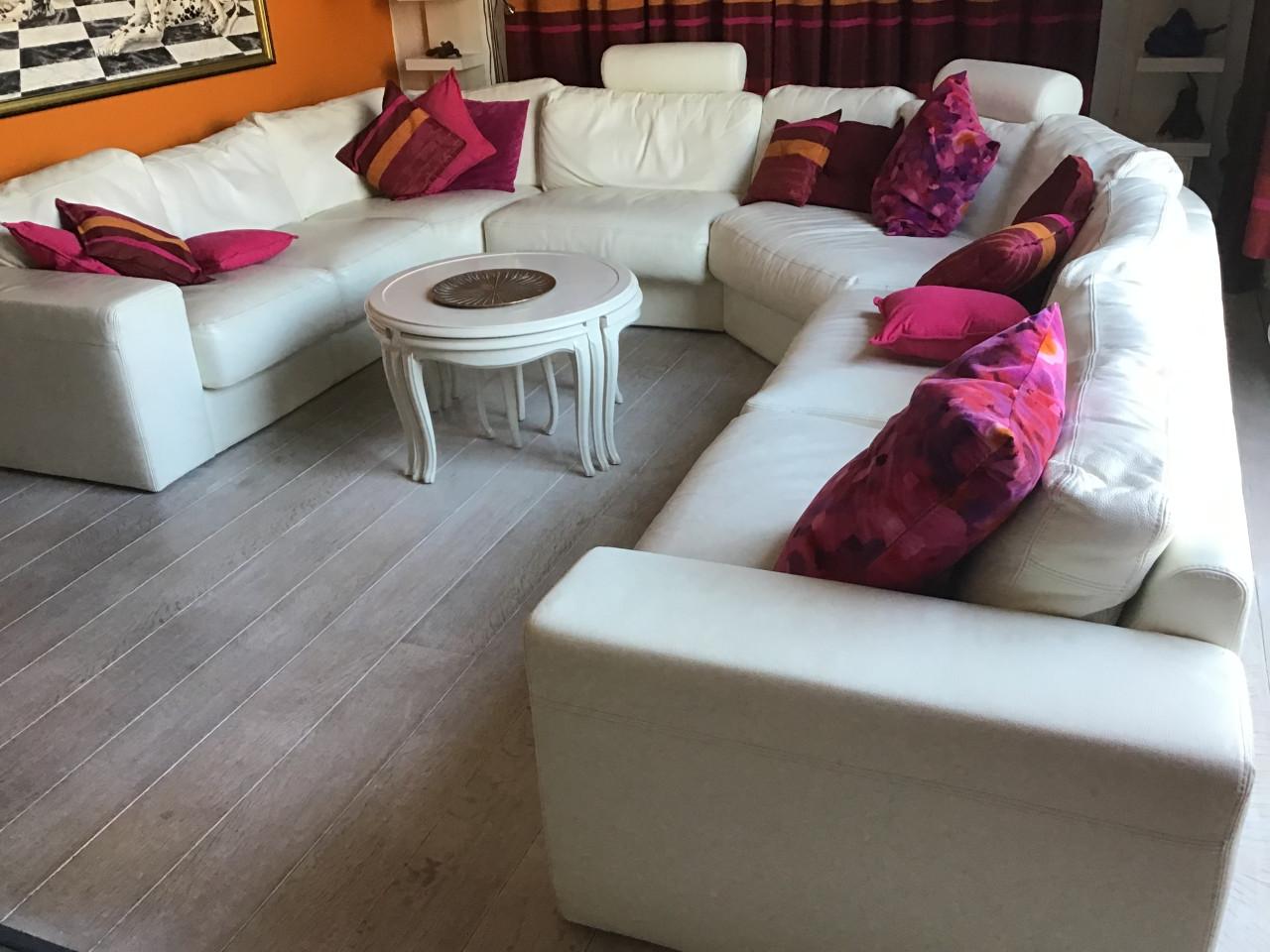 Uvormige lederenbank