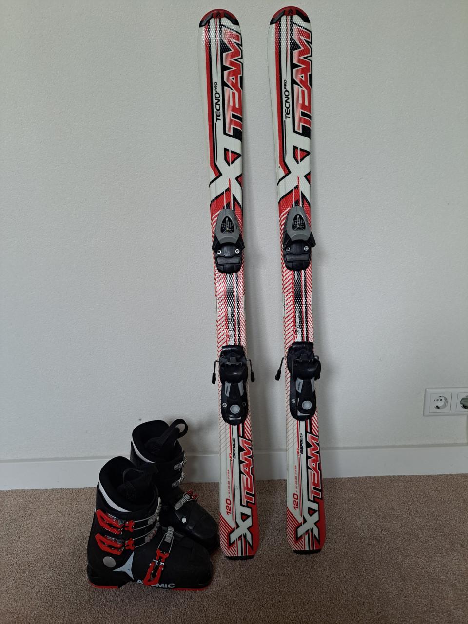 Kinderski's 120 met skischoenen maat 21/21,5