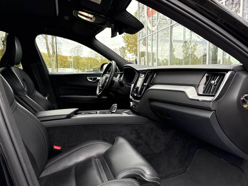 Volvo XC60 2.0 t6 plug-in hybrid awd plus dark r-design | pano | stoelverw.