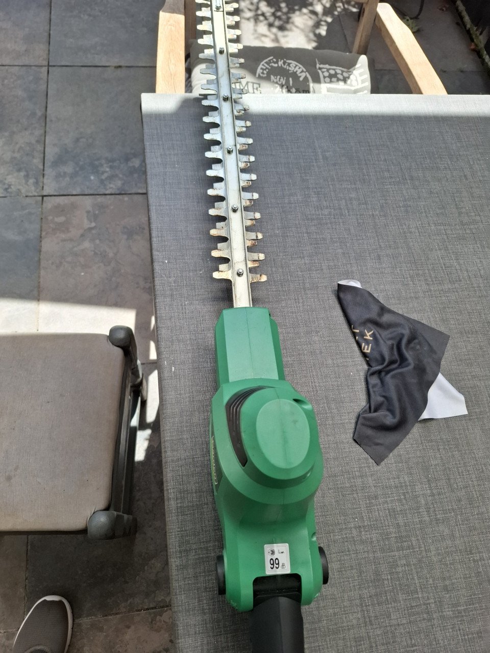 Elektrische stok-heggenschaar