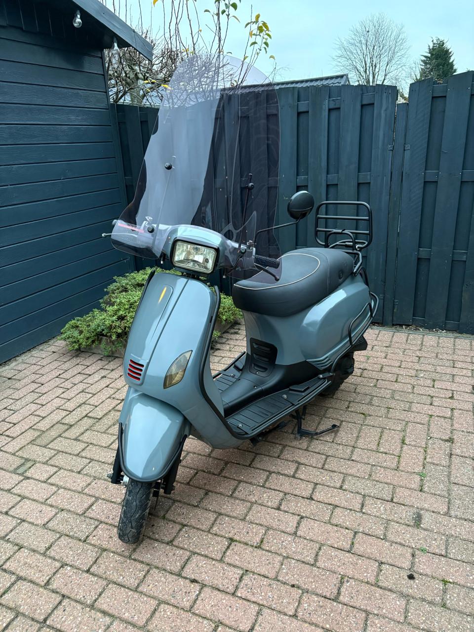 Btc scooter blauw kenteken