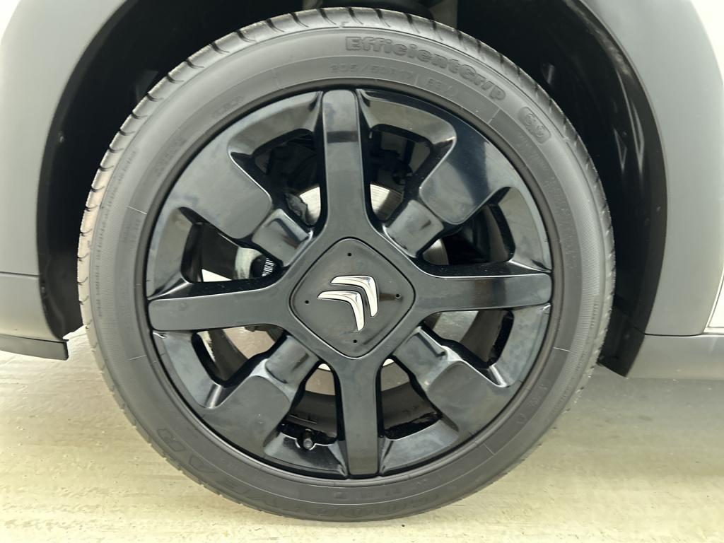 Citroen C3 82 pk shine | rijklaar | camera | navigatie | 17" lmv |